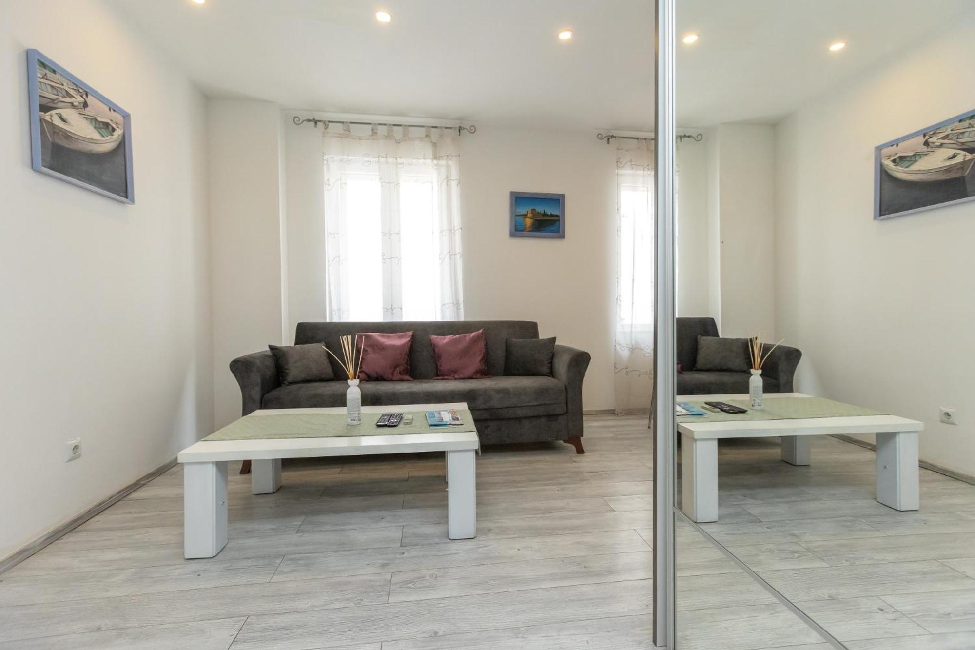 Alpha loft 1BR apartment in center Zara Esterno foto