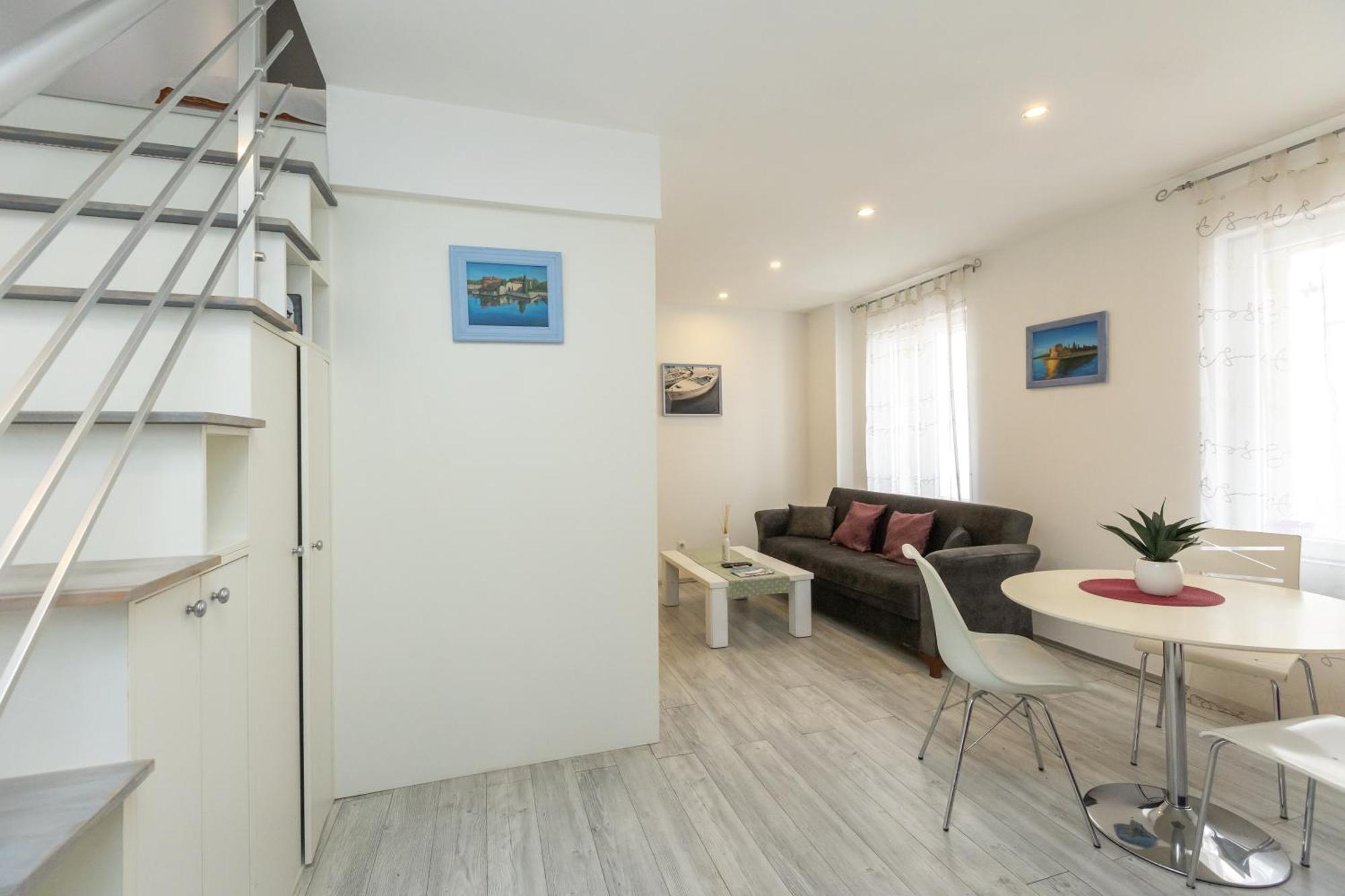 Alpha loft 1BR apartment in center Zara Esterno foto