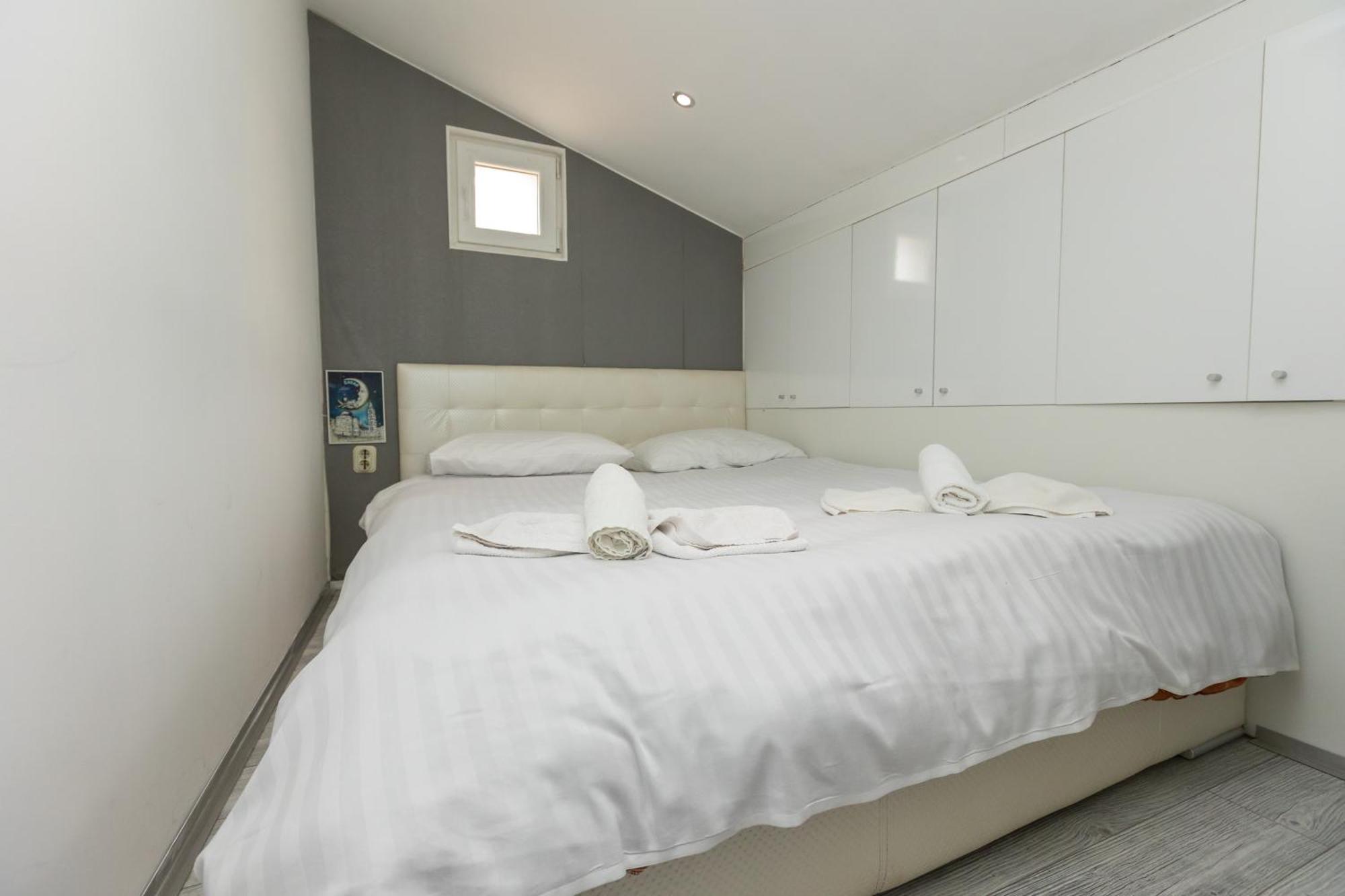 Alpha loft 1BR apartment in center Zara Esterno foto
