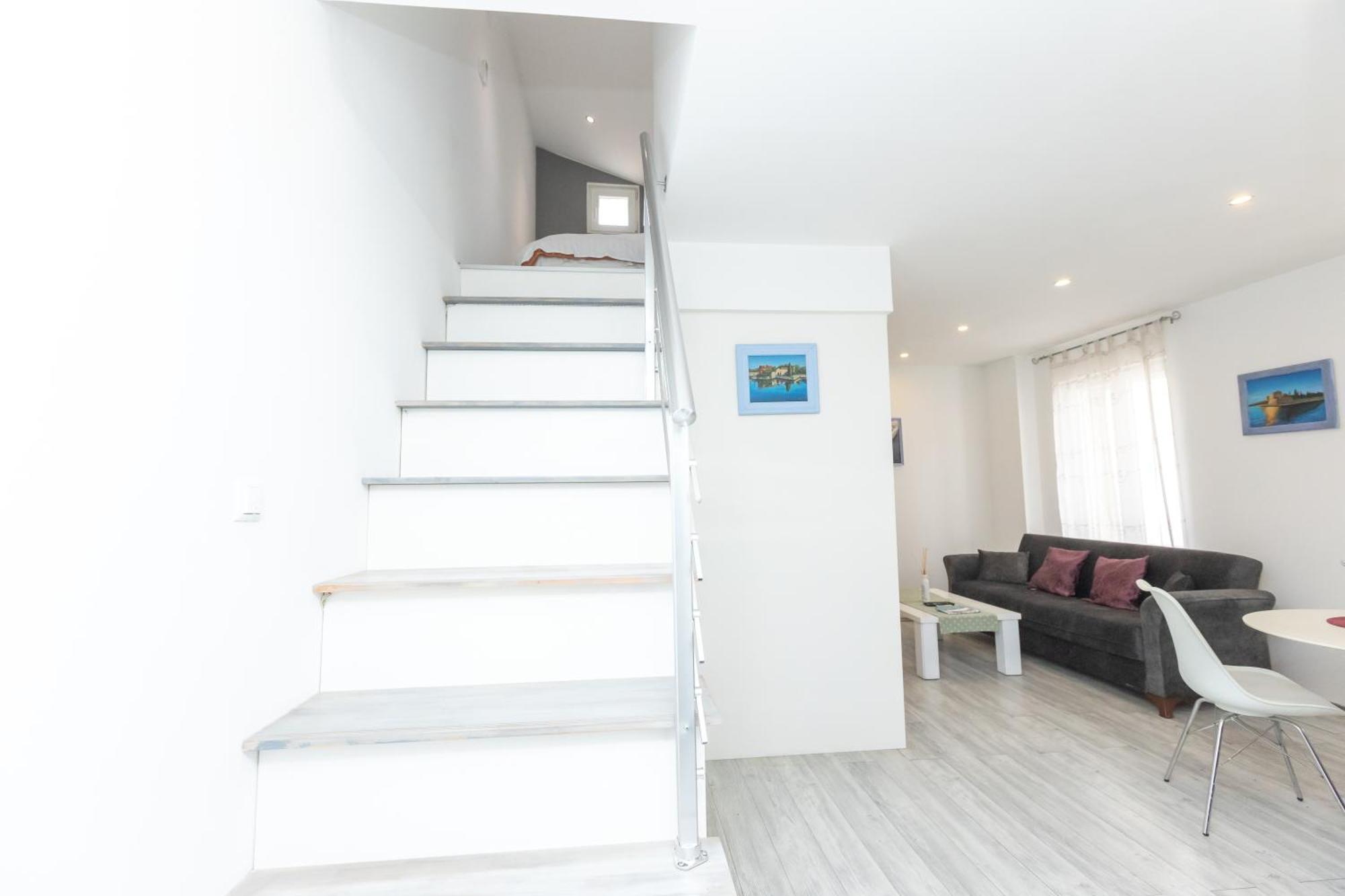 Alpha loft 1BR apartment in center Zara Esterno foto